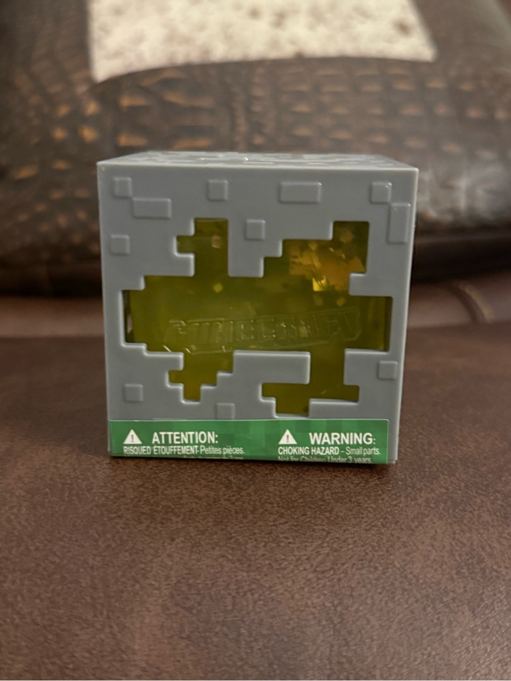 Minecraft cube-yellow